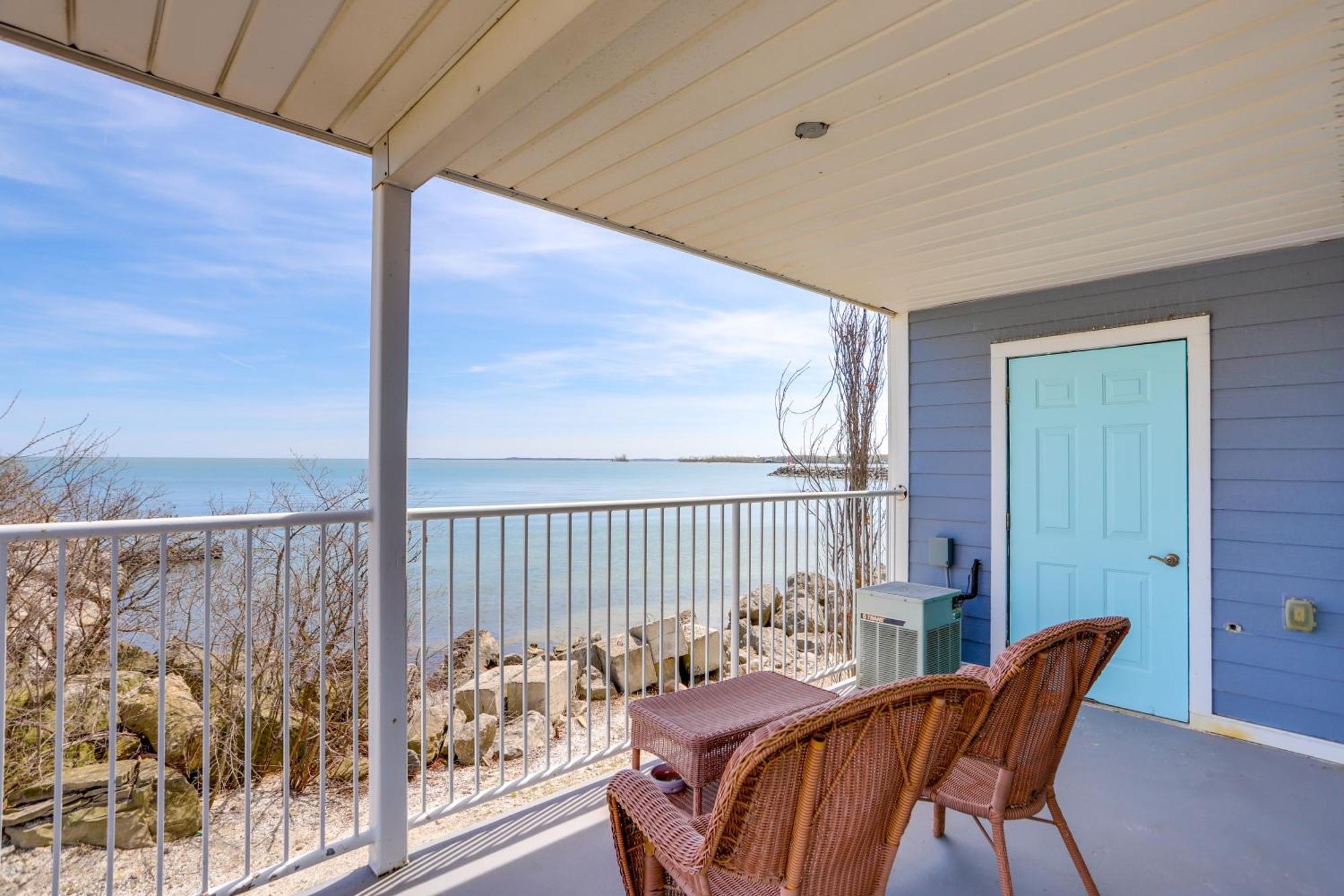 Apartamento Waterfront Bass Island Retreat With Balcony And Tv Put-in-Bay Exterior foto