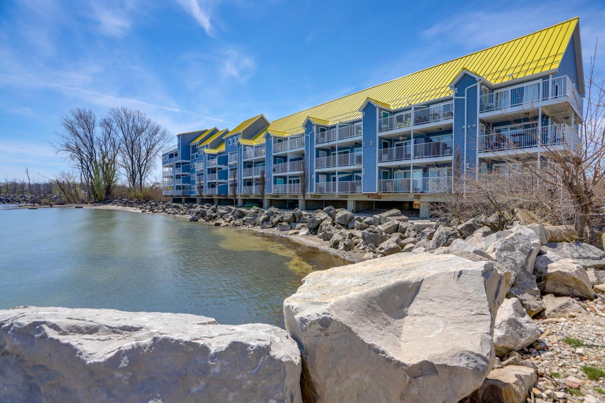Apartamento Waterfront Bass Island Retreat With Balcony And Tv Put-in-Bay Exterior foto